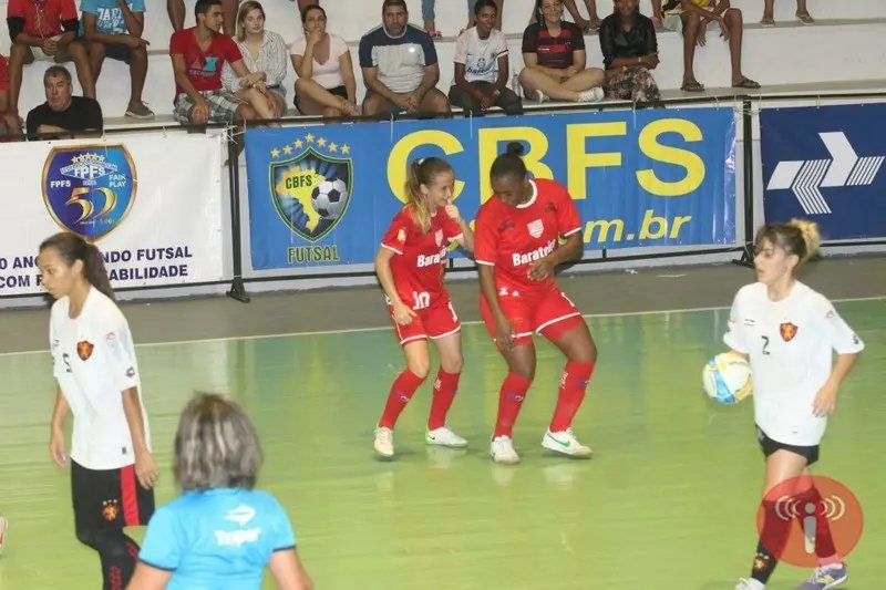 Só falta uma para o bi