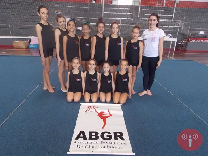 Ginastas ganham kits para treinamento