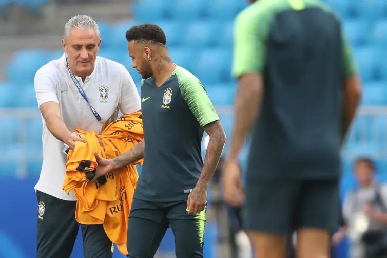Tite confirma Fágner e Filipe Luís no jogo contra o México