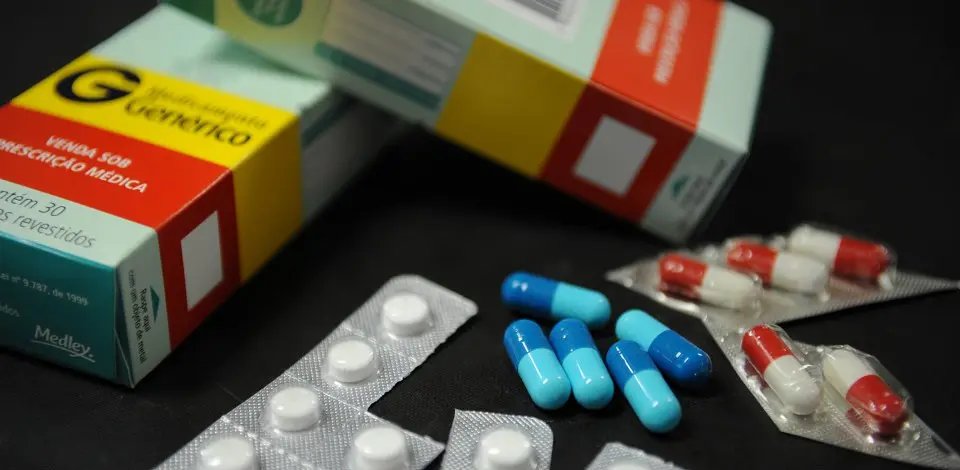 Aprovado projeto que afeta pre&ccedil;os de rem&eacute;dios e planos de sa&uacute;de