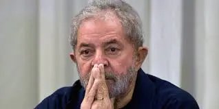Alexandre de Moraes nega pedido de liberdade de Lula