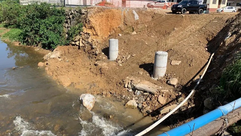 (V&Iacute;DEO) Obra da ponte do Guarani est&aacute; no prazo, diz secret&aacute;ria