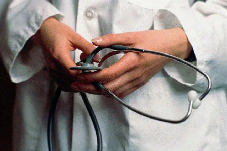 Saúde suspende repasse de recursos