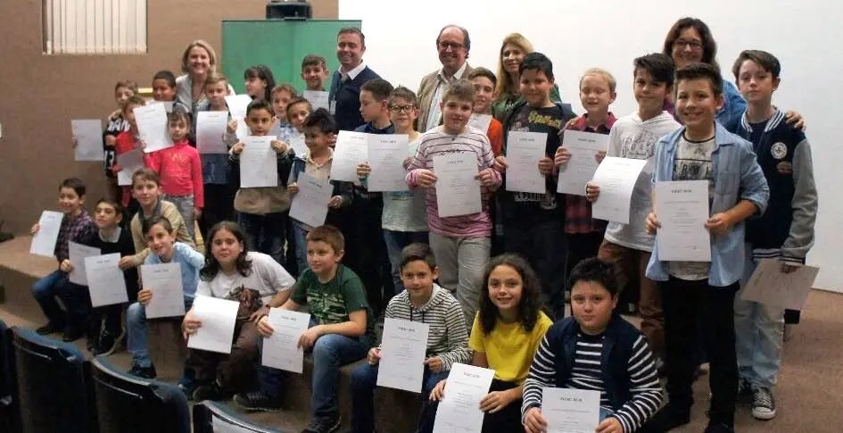 Sesi Brusque forma primeira turma do curso Robótica Kids
