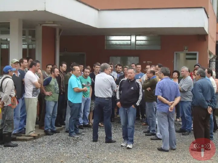 Ex trabalhadores são convocados para reunião