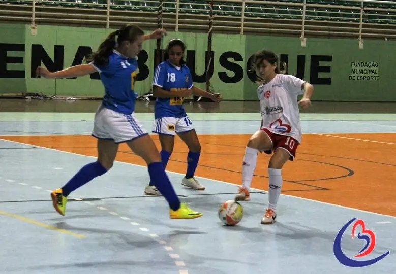 É a vez do sub-20 estrear