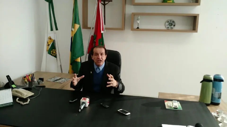 Boca fala sobre permanência no cargo de prefeito