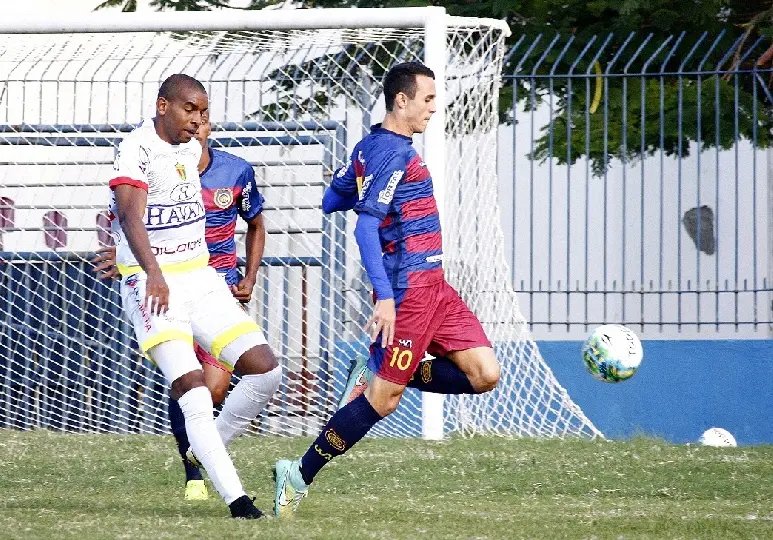 Brusque estreia com empate sem gols no RJ