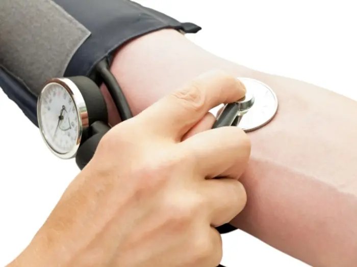 SBH alerta para importância de aferir a pressão