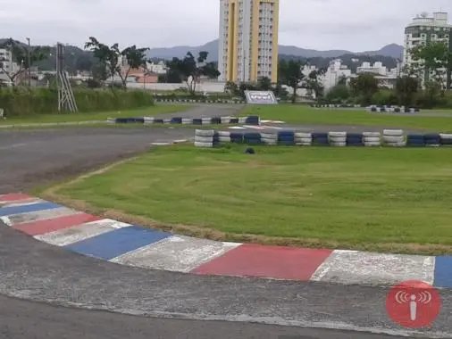 Kartódromo recebe engenheiro de pistas famosas