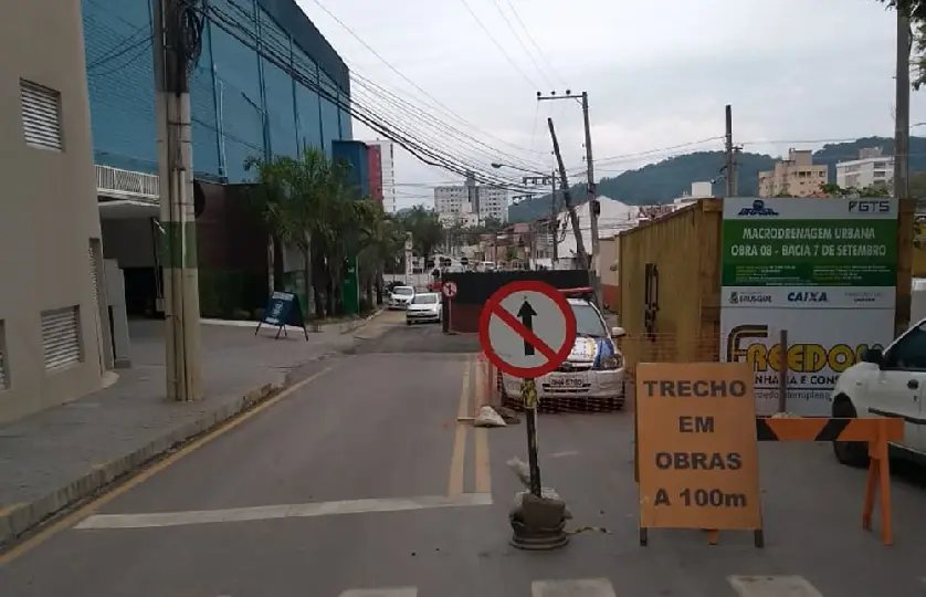 Rua Osvaldo Heil tem uma das mãos liberadas com restrição