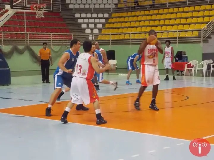 Renovações e caras novas no basquete