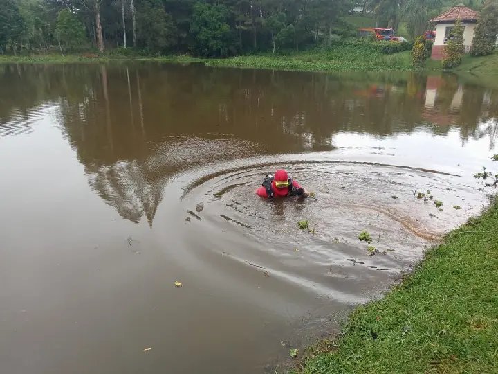Jovem de 18 anos morre afogado ap&oacute;s canoa virar 