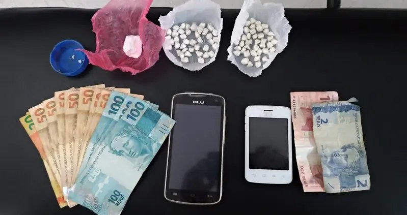 PM detém dois homens suspeitos de tráfico