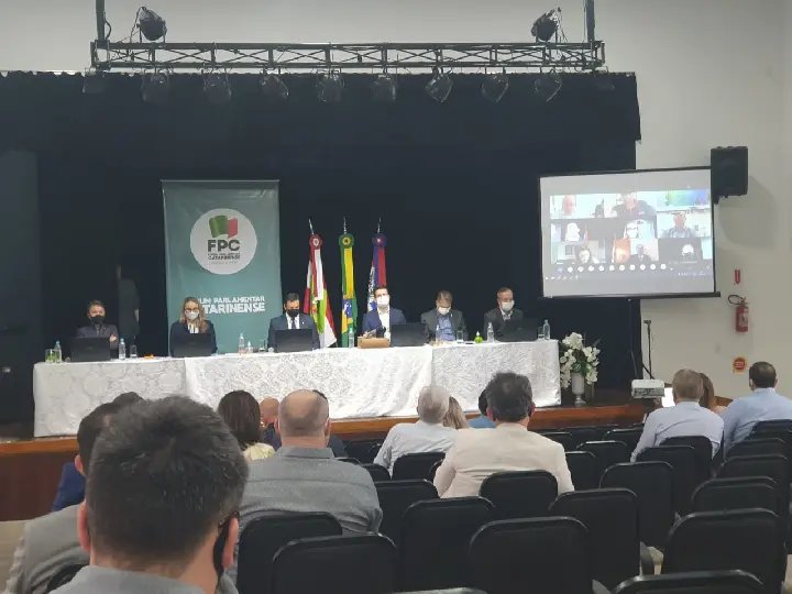 Brusque participa de encontro do F&oacute;rum Parlamentar Catarinense