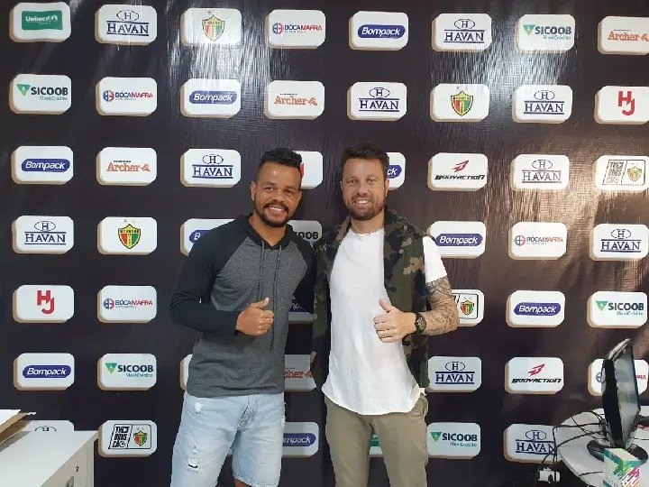 Renova&ccedil;&otilde;es de contratos continuam e clube acerta com mais um atleta