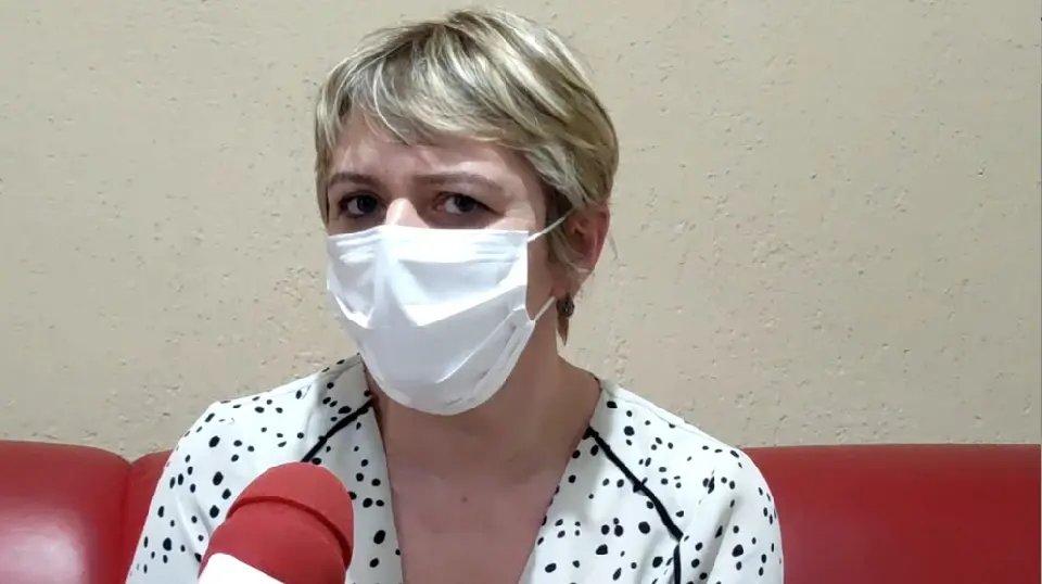 (V&iacute;deo) Em visita a Brusque,  Luciane Carminatti destaca trabalho do Savs e contato com educadores