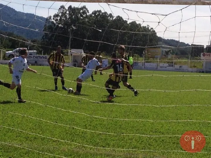 Santos Dumont e Snoopy Lanches abrem rodada