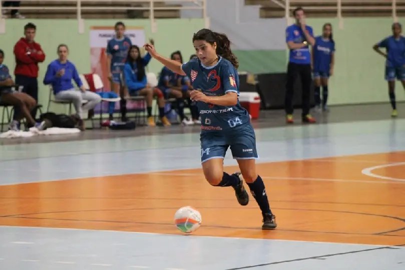 Barateiro vence e se aproxima da decisão do Estadual