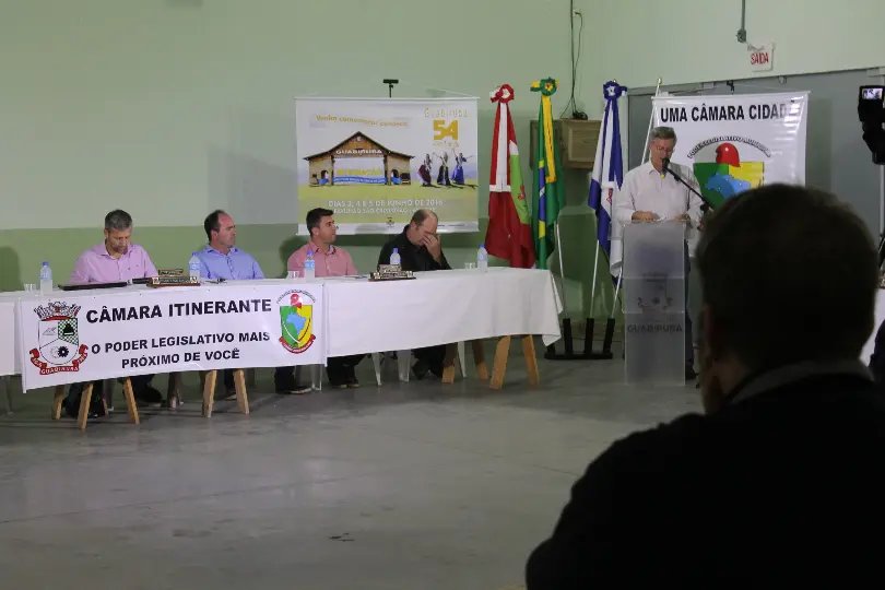 Reivindicações e elogios expostos na sessão itinerante