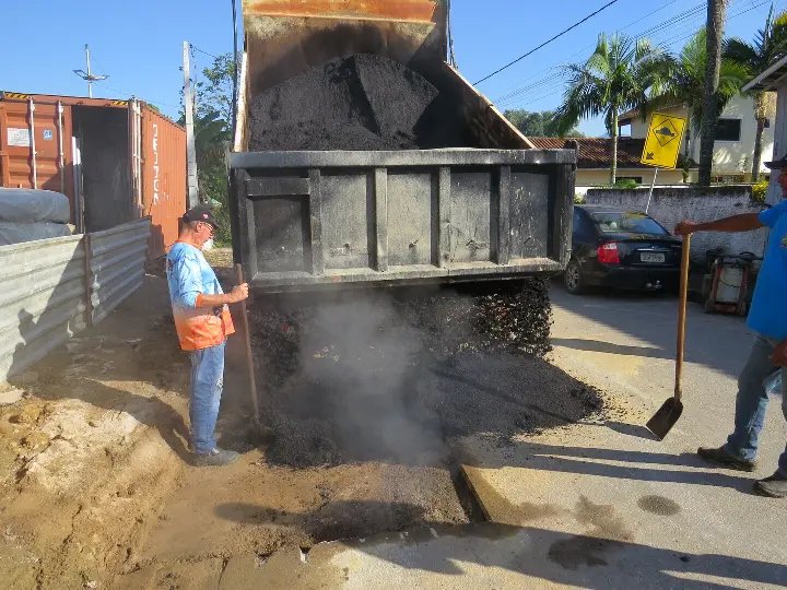 Mutir&atilde;o de tapa buracos segue durante essa semana
