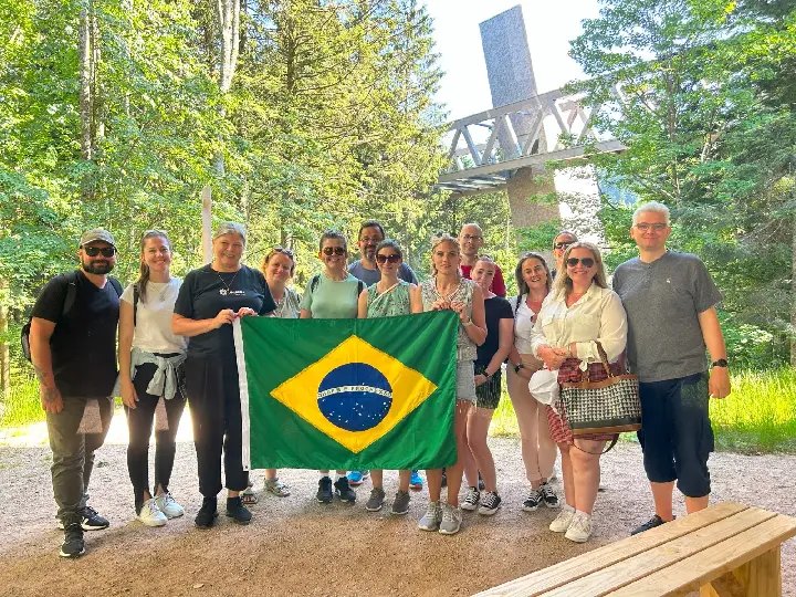 Servidores brusquenses encerram viagem com visita à Floresta Negra