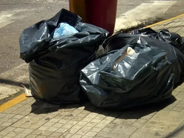 Guabiruba informa horários da coleta de lixo