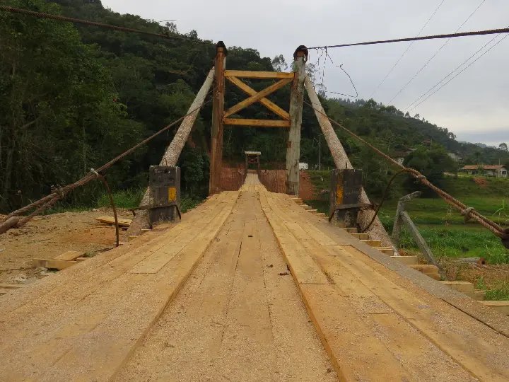 Manutenção da ponte pênsil da Cristalina é finalizada e o trânsito está liberado