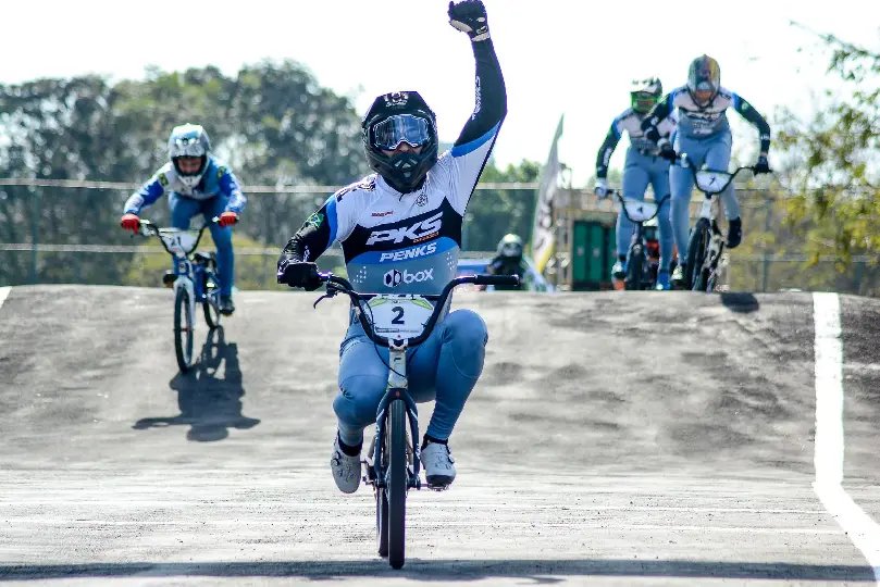 Atletas de BMX de Brusque Brilham no BMX Racing 2023