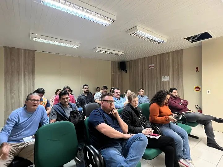 Secretariado da Prefeitura recebe guia sobre período eleitoral