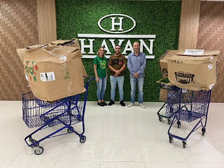Havan entrega doações de roupas para Assistência Social de Canelinha 