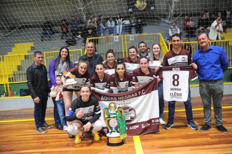 Águas Negras é campeão municipal de futsal feminino de Botuverá