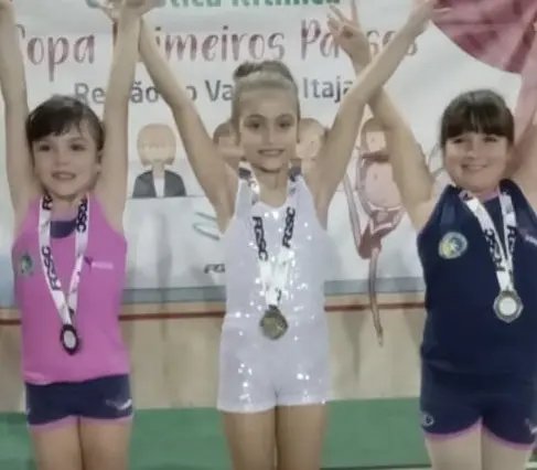 Ginastas de Guabiruba se classificam para a final do campeonato