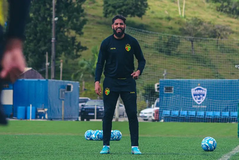 Brusque realiza treino no CT do Barra