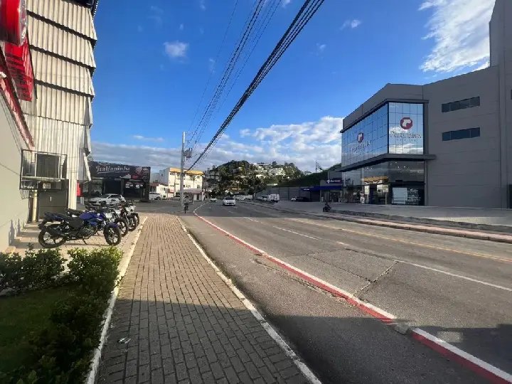 Trânsito da 1° de Maio sofrerá alterações neste final de semana 