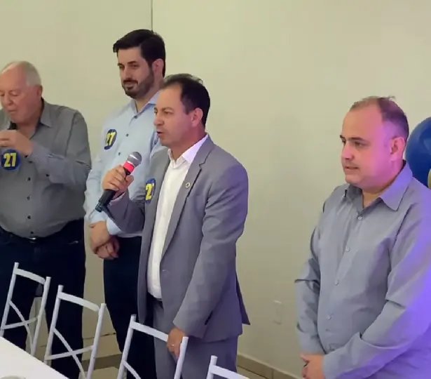 DC confirma André Vechi a prefeito e Déco como vice