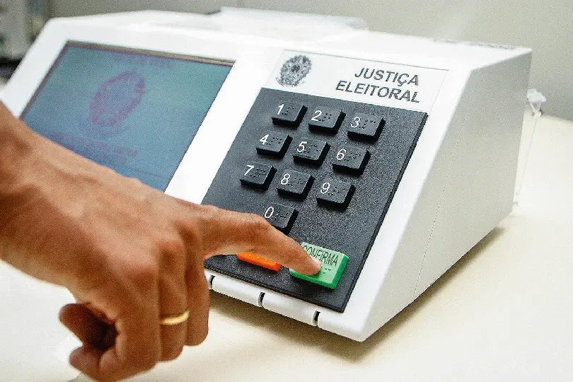 TSE recebe registros de quatro candidatos a prefeito de Brusque 