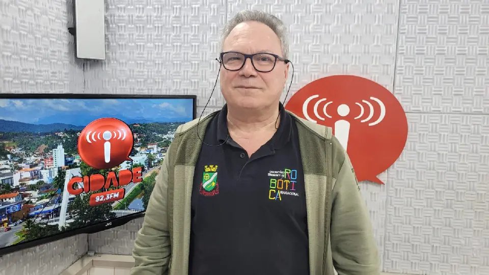 'Gostaria de ter laboratórios de robótica em todas as escolas'