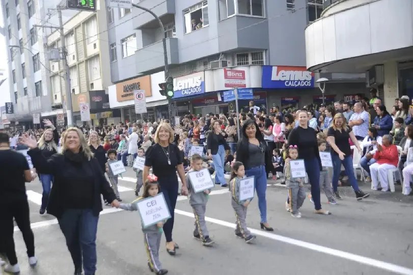 Desfile de aniversário de Brusque acontece na sexta-feira