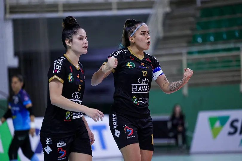 Barateiro/Havan goleia e avança à próxima fase