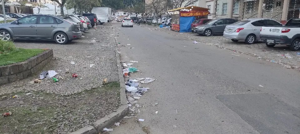 Sujeira após festa de Azambuja chama atenção nos arredores do santuário