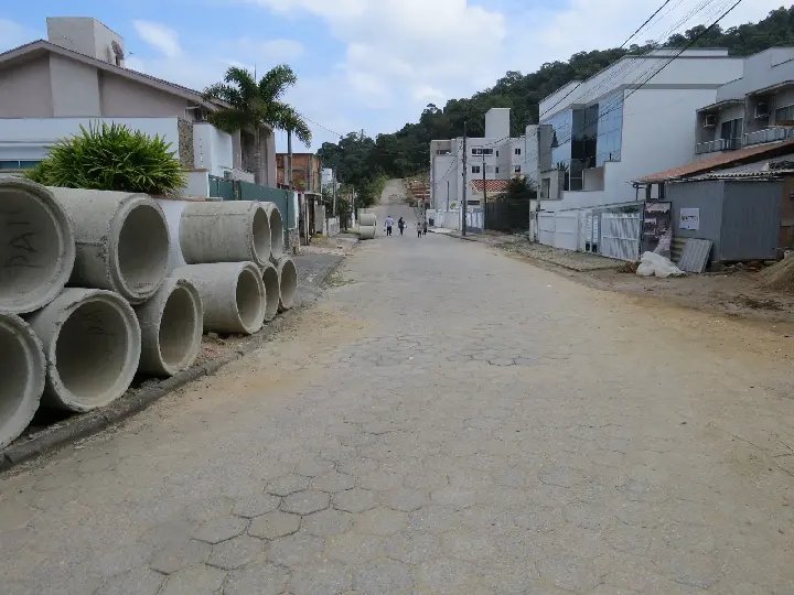 Obra de drenagem na rua Maria Albertina Zierke está concluída