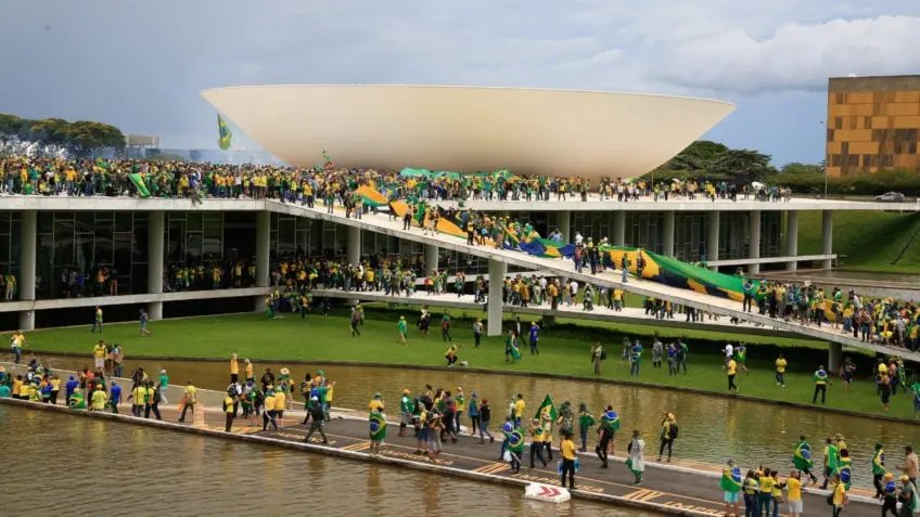 PF cumpre mandados em Guabiruba sobre os atos de 8 de janeiro