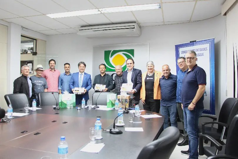 Obra do Centro de Inovação é tema de reunião de diretoria da ACIBr