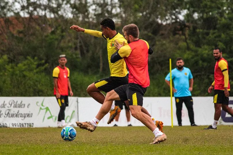 Brusque faz treino no CT visando jogo de domingo contra Operário  