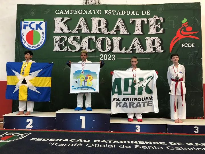 Karatecas de Brusque são destaque estadual no fim de semana