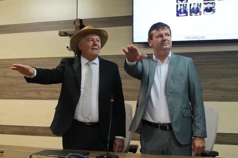 Hinselmann e Lira assumem como vereadores em definitivo