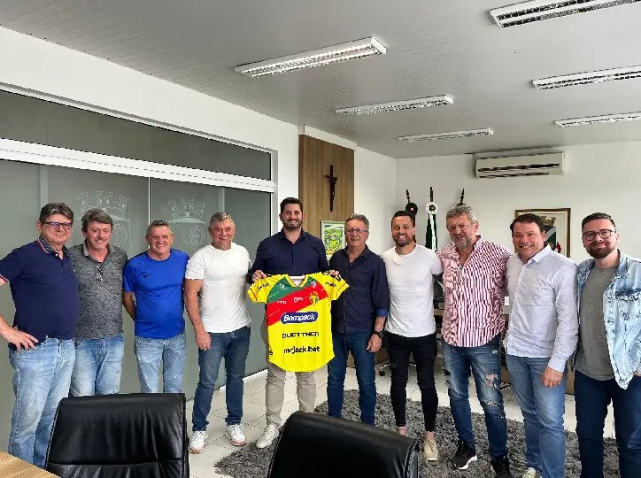 Reunião discute possível apoio da Prefeitura ao Brusque FC