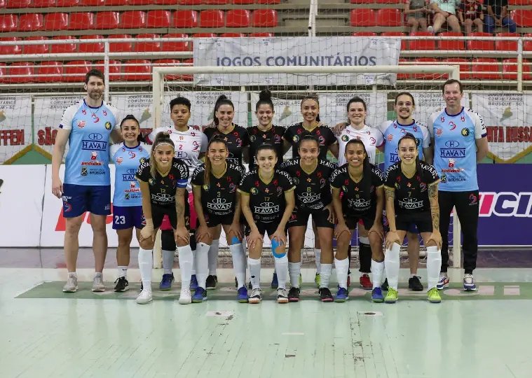 Barateiro joga quartas de final da Liga Feminina