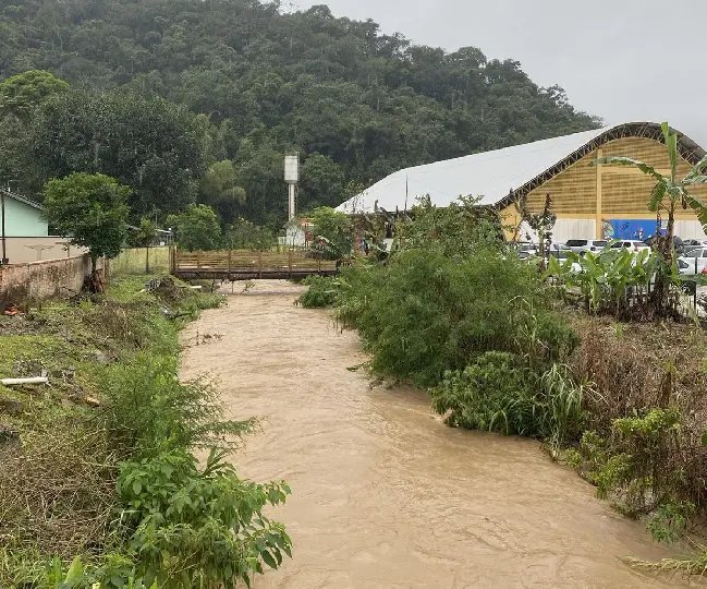Chuvas afetam atendimento nas UBSs de Brusque